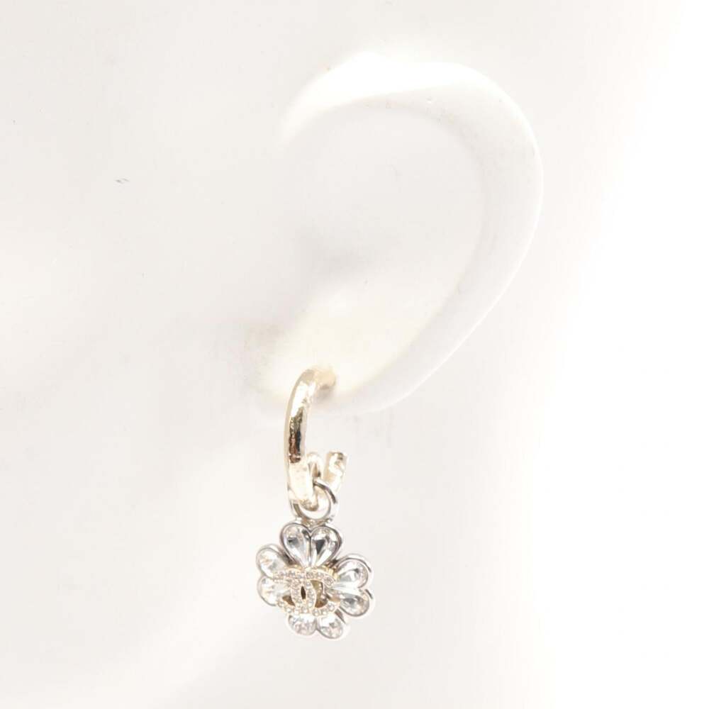 Chanel Cc Logo Star Clover Earrings #246675C14B - Picture 4 of 8
